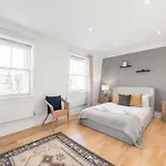 Elegant 6 Bed Home With Garden & Balcony By Harrods