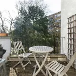 Elegant 6 Bed Home With Garden & Balcony By Harrods