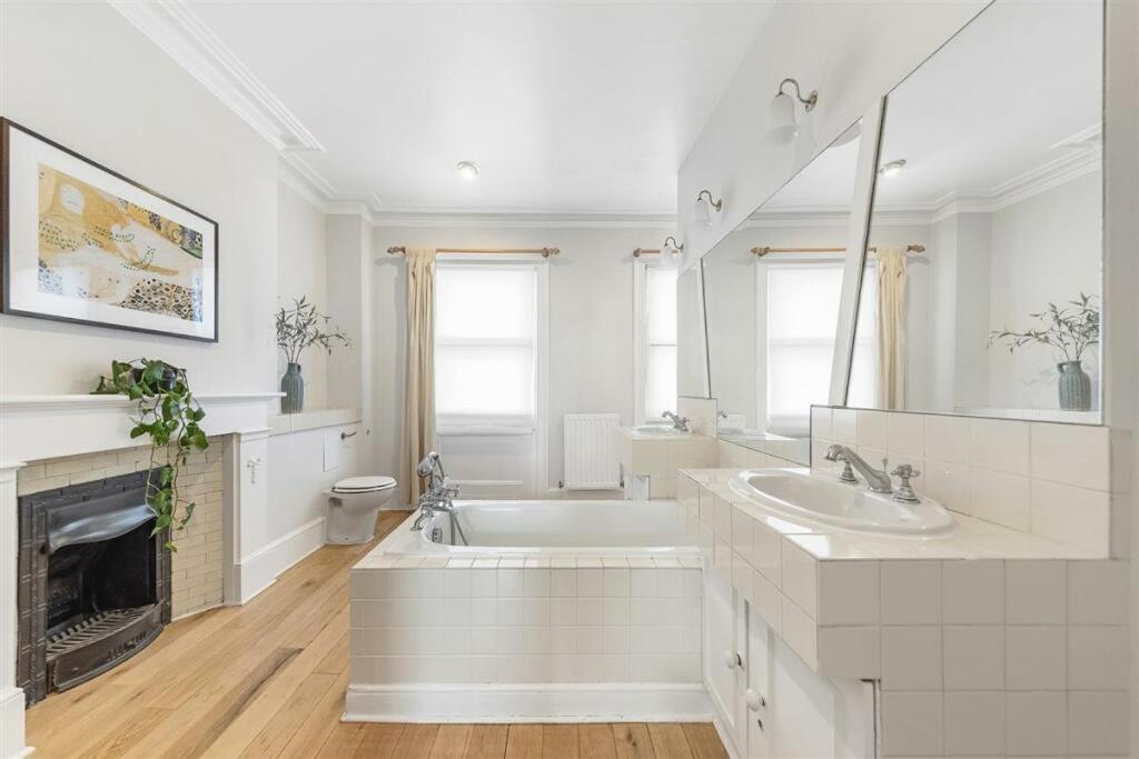 Elegant 6 Bed With Garden & Balcony By Harrods