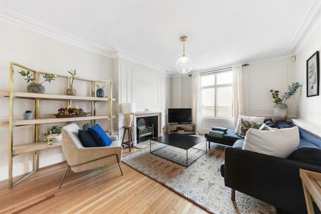 Hébergement de vacances Elegant 6 Bed With Garden & Balcony By Harrods *