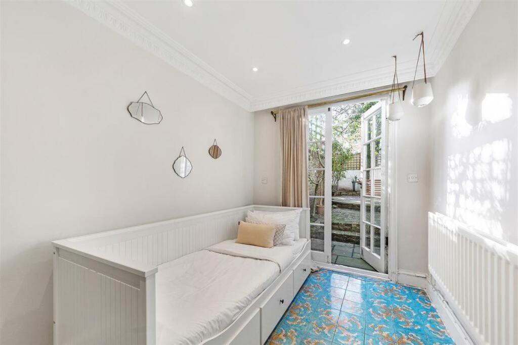 Elegant 6 Bed With Garden & Balcony By Harrods *