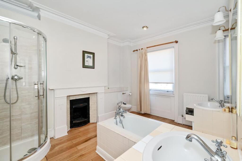 Elegant 6 Bed With Garden & Balcony By Harrods * Londres